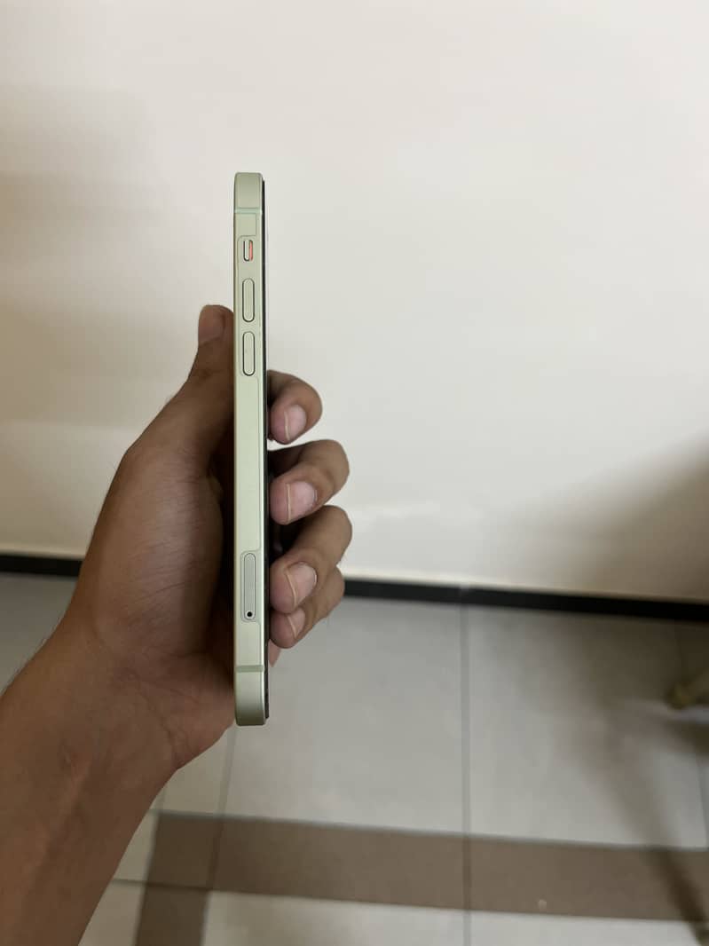 Apple iPhone 12 3