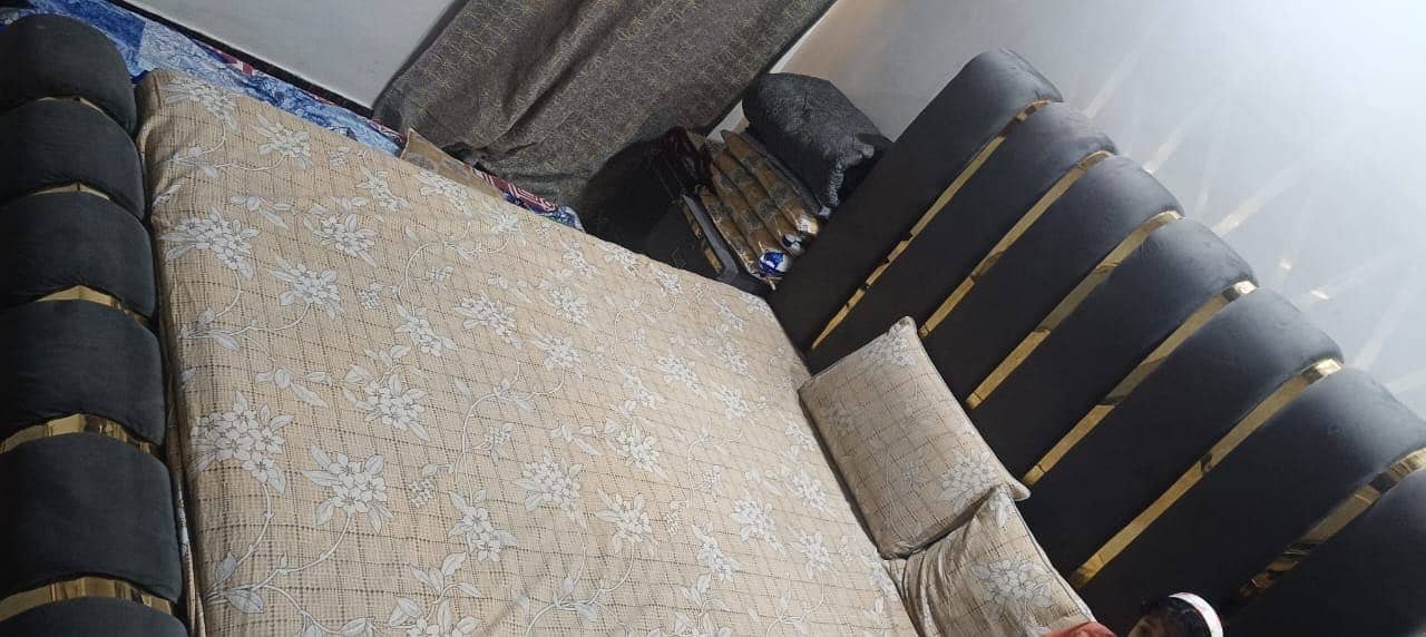 Bed set with side tables 2