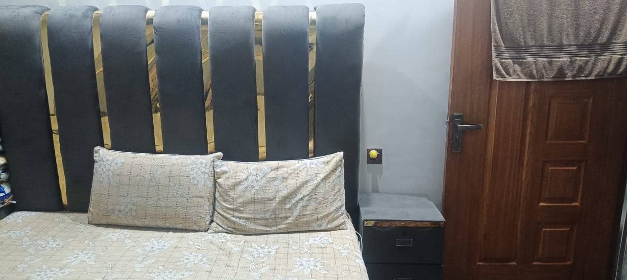 Bed set with side tables 5