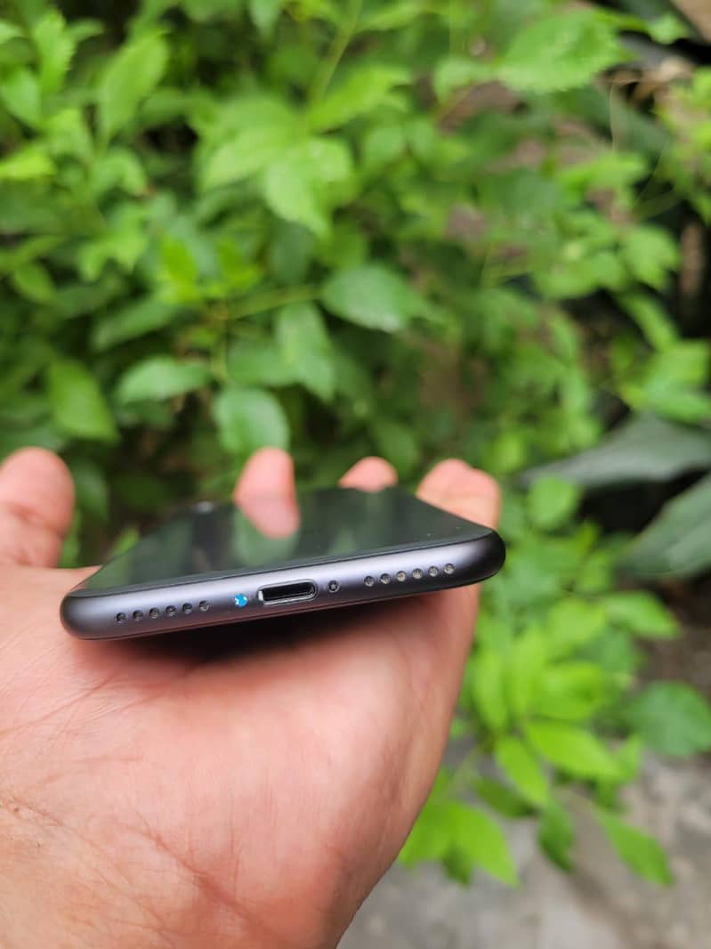 Apple iPhone 8 2