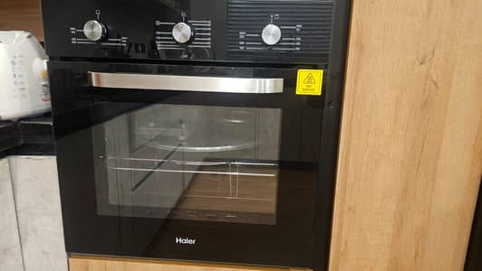 Haier Built-In Oven | Stylish Design | Excellent Condition