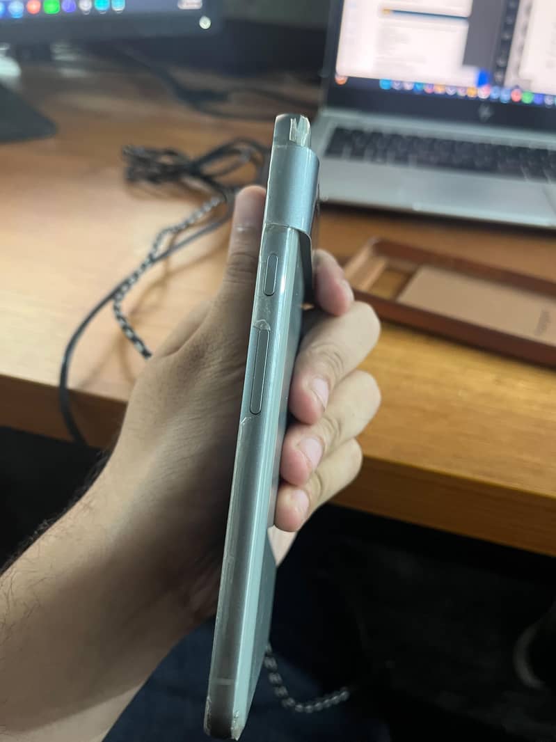 Google Pixel 8 3