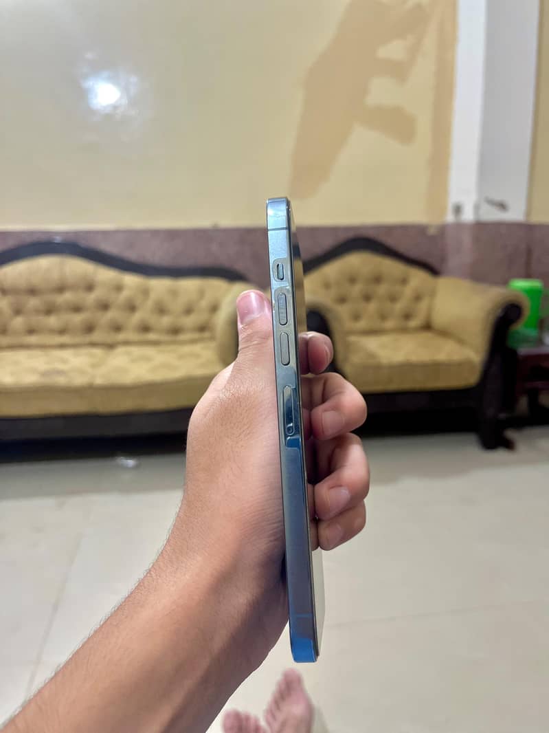 iPhone 13 pro max 4