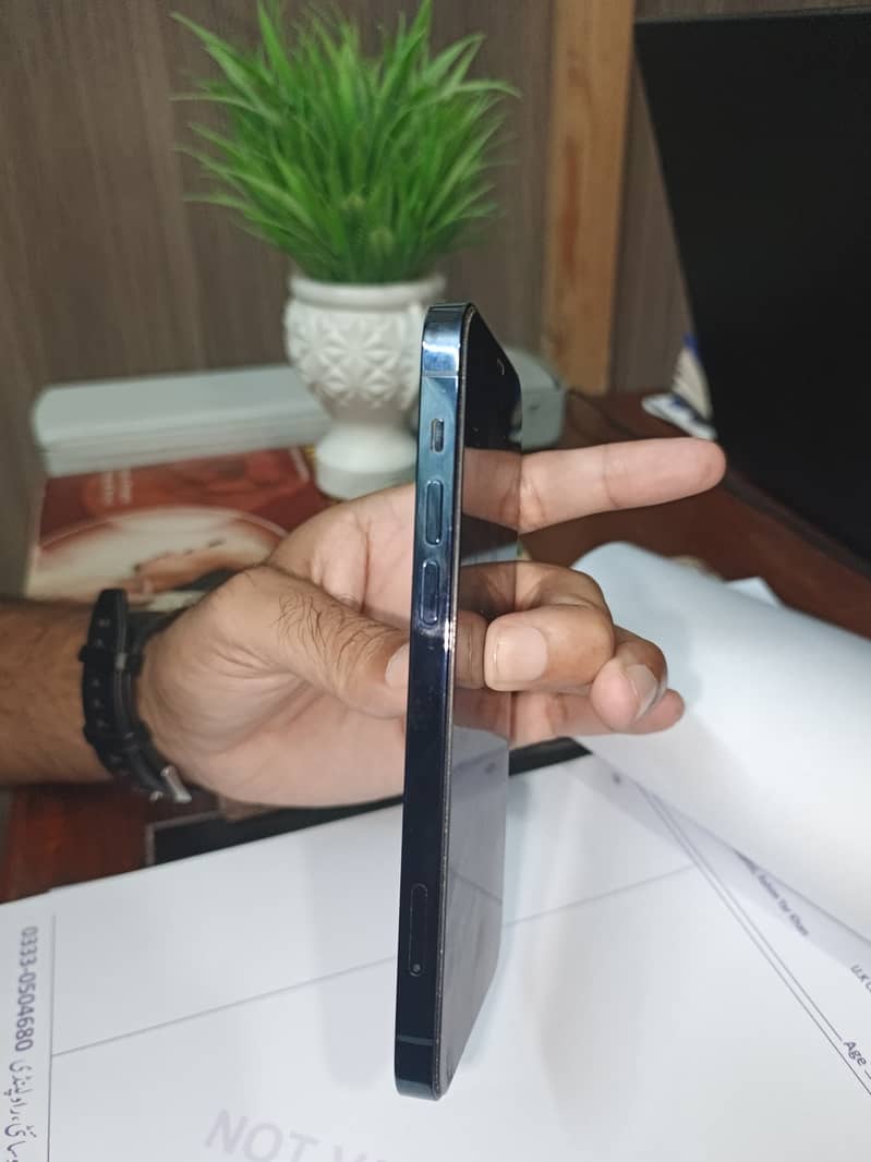 Apple iPhone 12 Pro 1