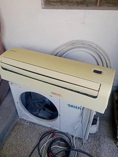 orient ac sale karna ha. . . serious buyer rabta karain
