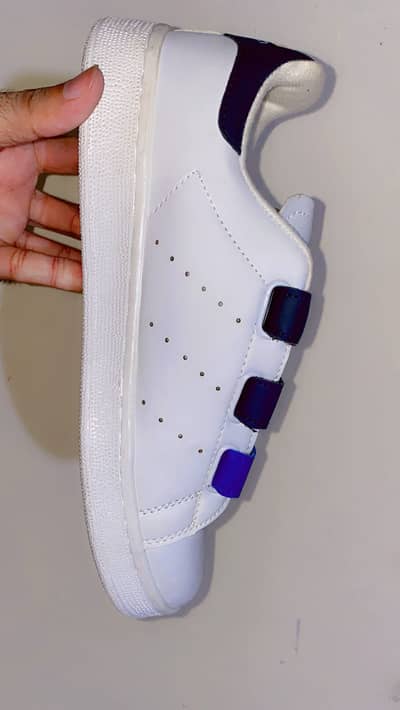 Adidas (china snakers)