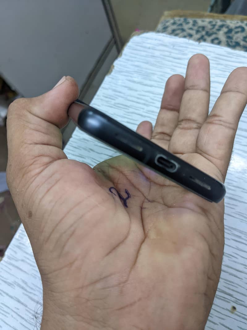 Google Pixel 8 3