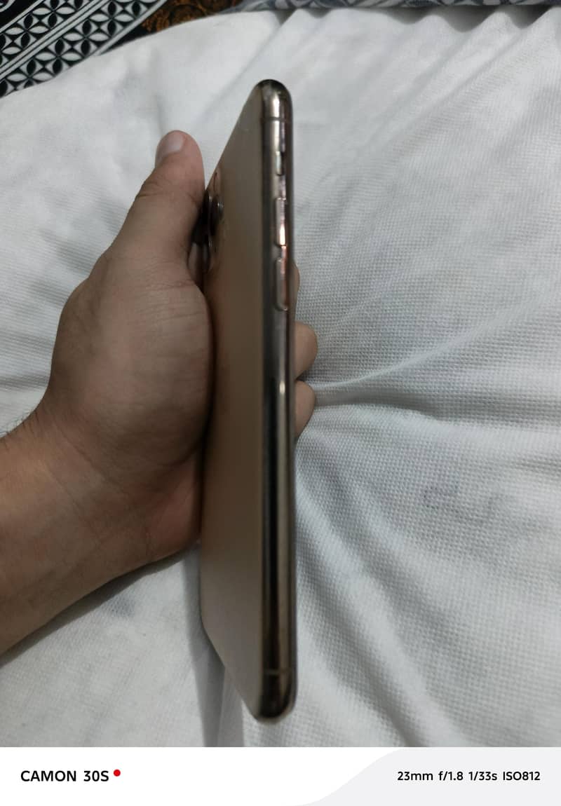 iphone 11 pro 2