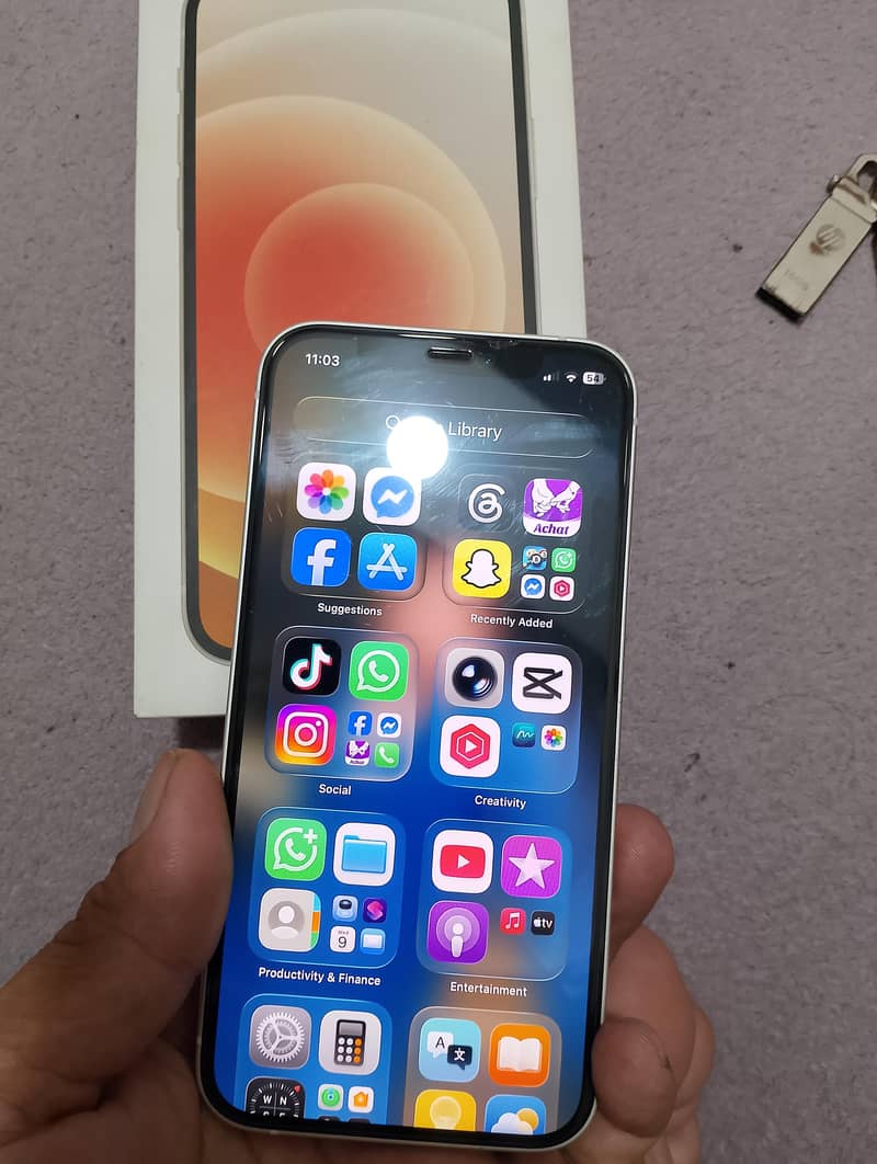 Apple iPhone 12 6