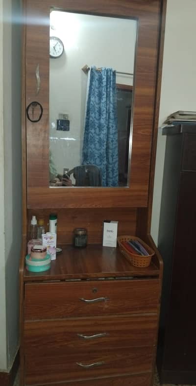 dressing table
