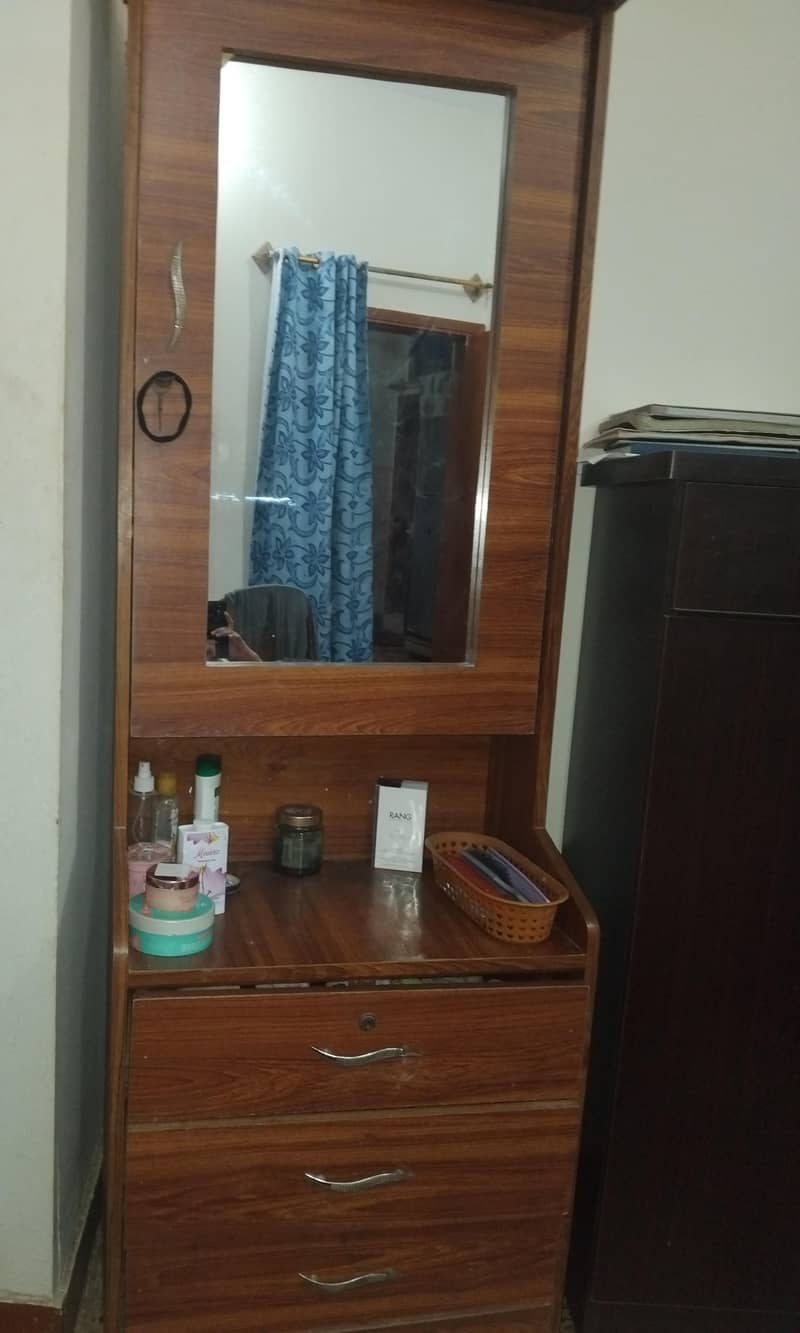 dressing table 1