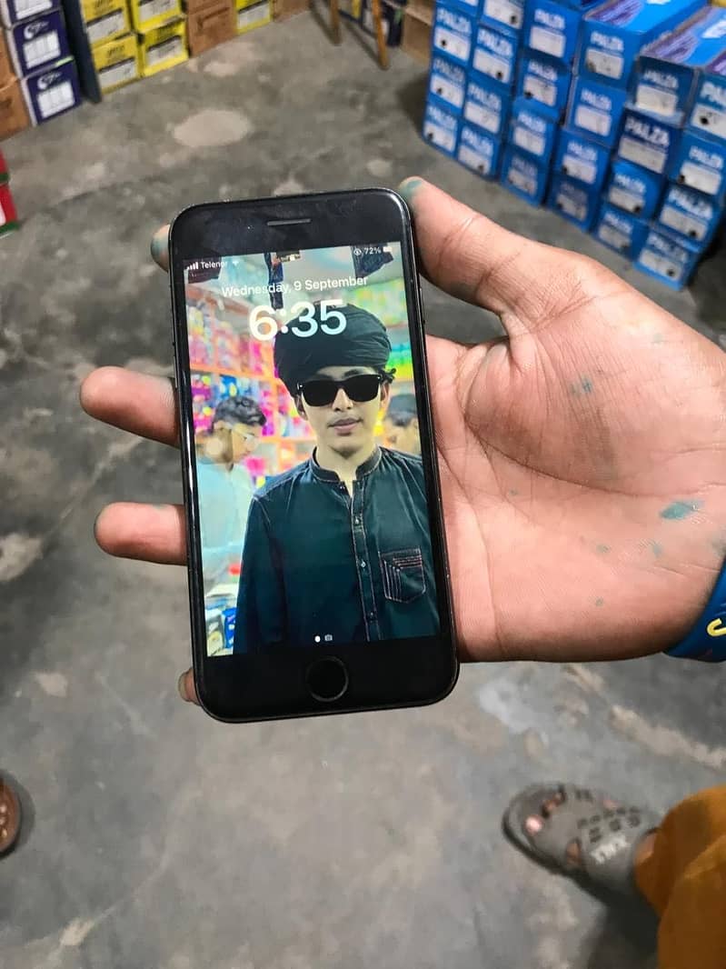 Apple iPhone 8 0