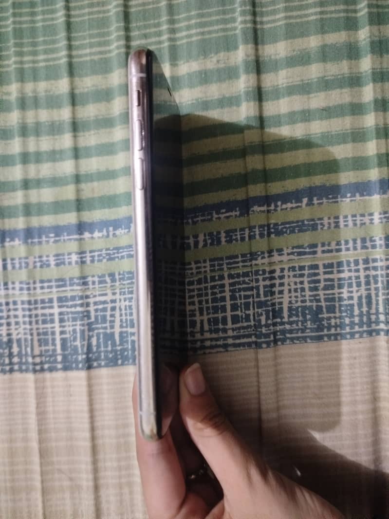 Apple iPhone XS Max 2
