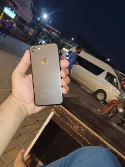 Apple iPhone 7