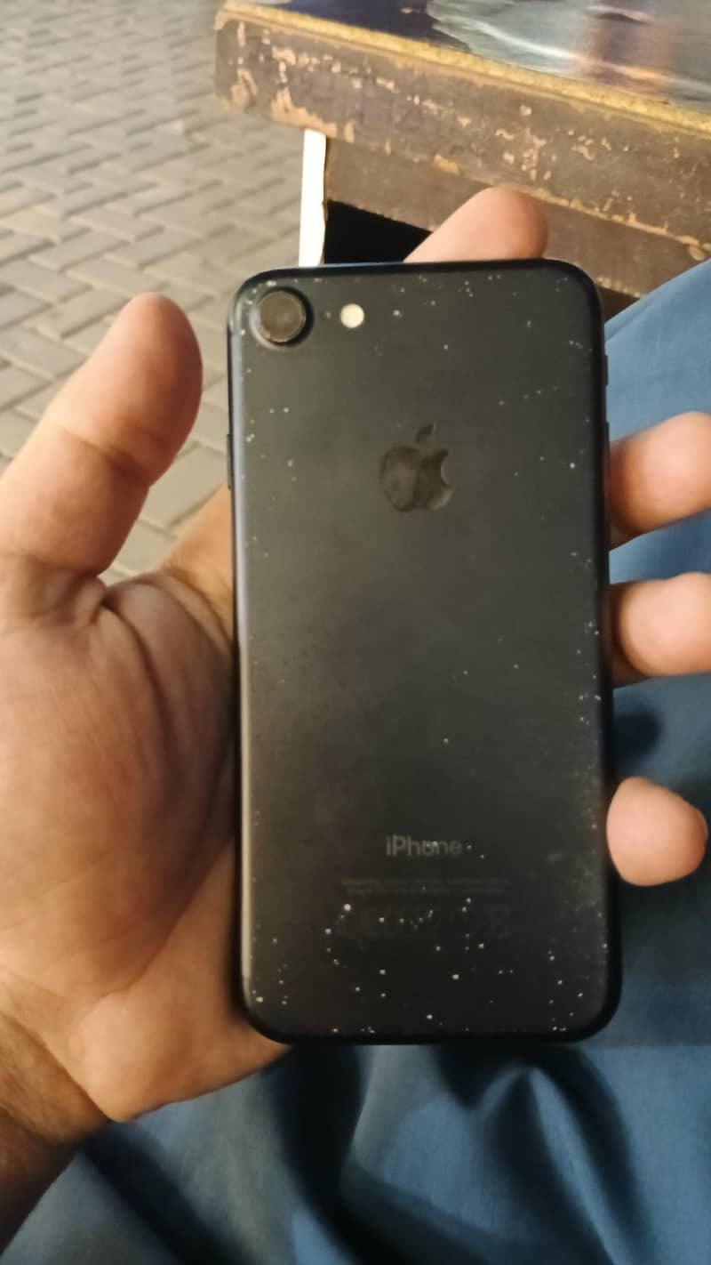 Apple iPhone 7 2