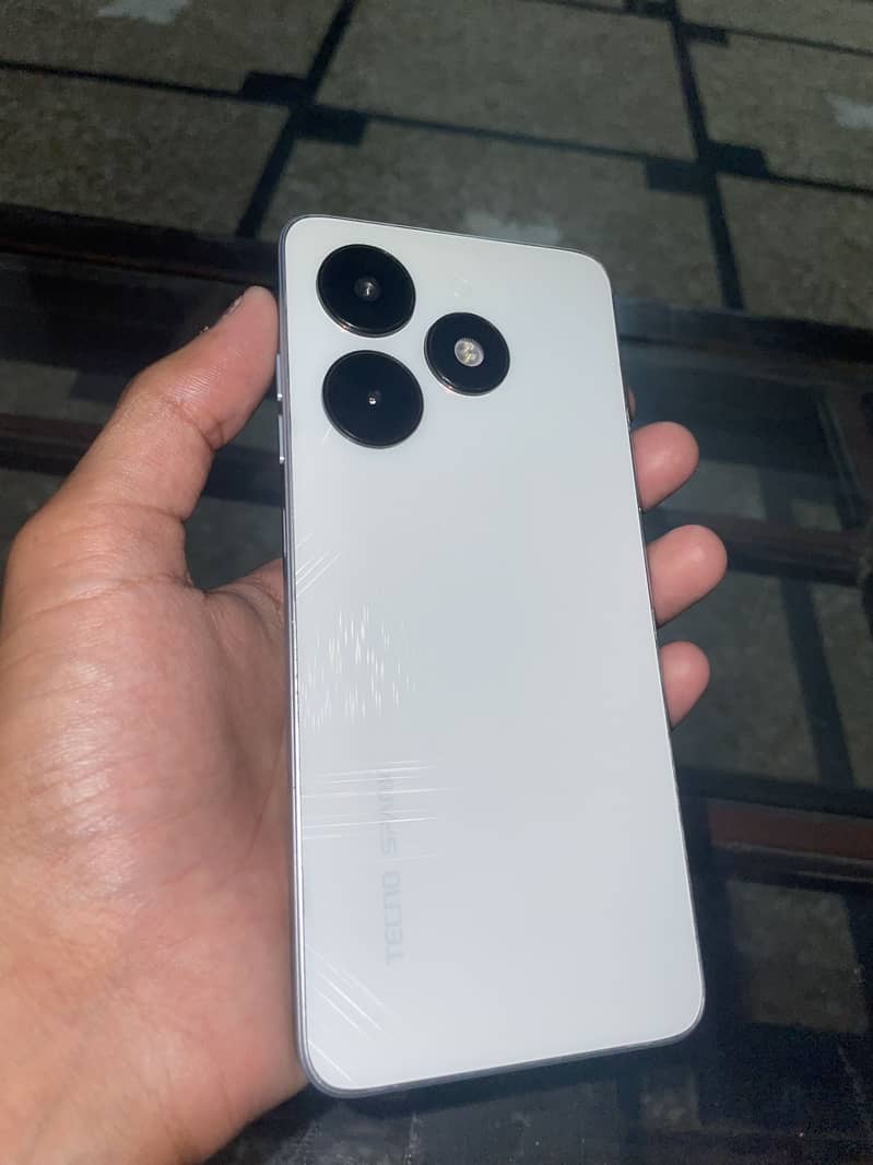 Tecno Spark 20C 3