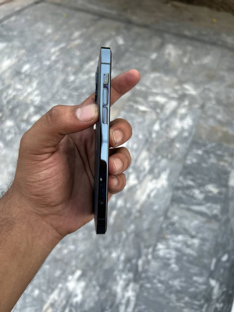 Apple iPhone 12 Pro 3