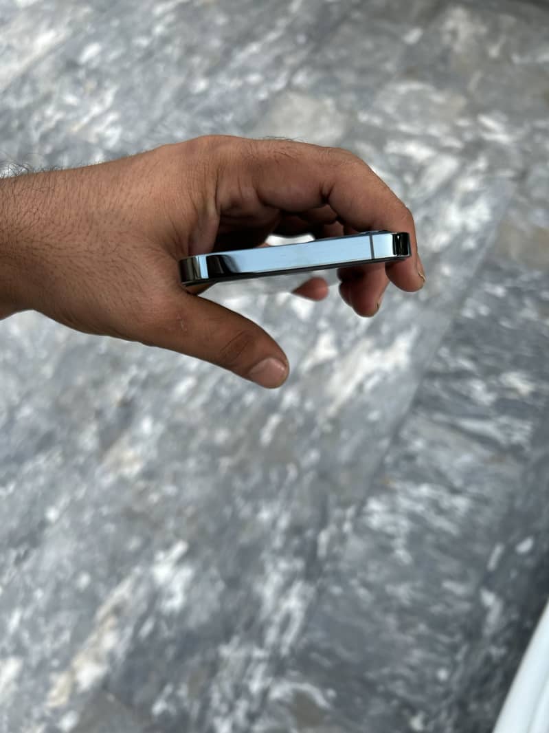 Apple iPhone 12 Pro 4