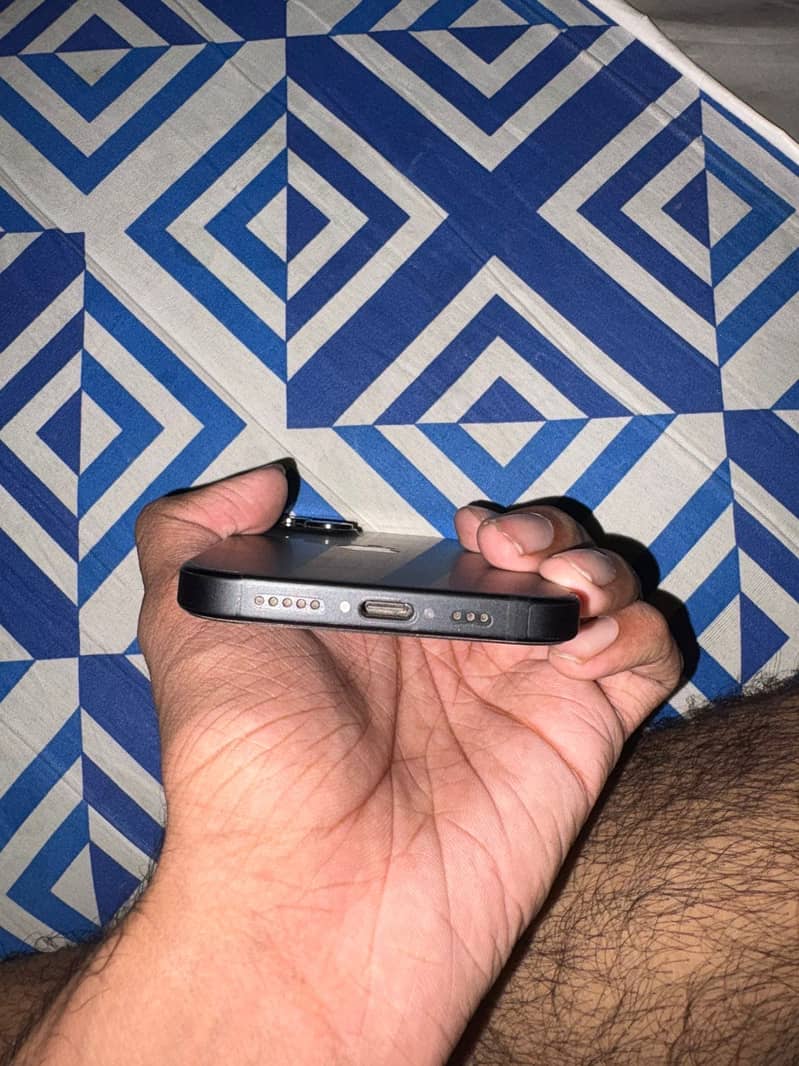 Apple iPhone 15 5