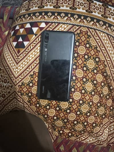Huweai p20 pro offical pta 128 gb pubg 60 fps stable