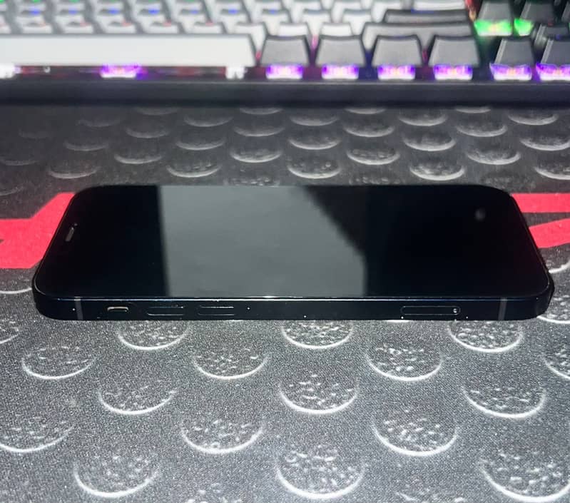 Apple iPhone 12 3