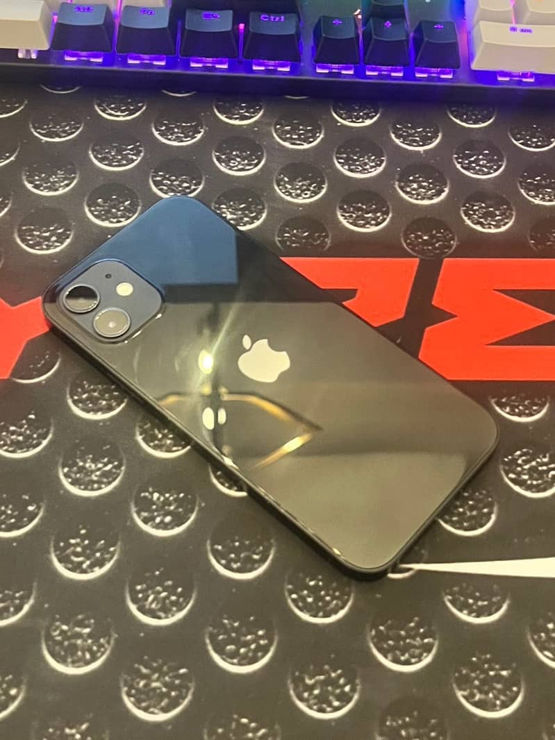 Apple iPhone 12 8