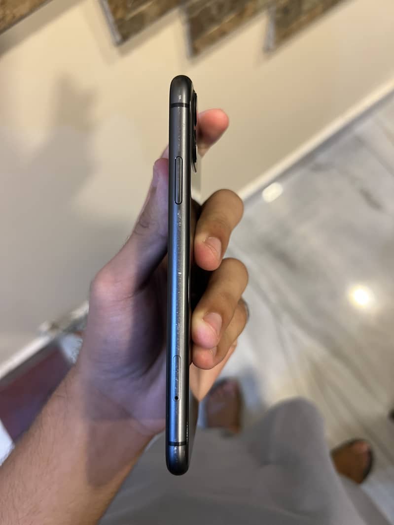 Apple iPhone 11 0