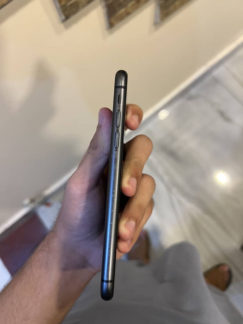 Apple iPhone 11 2