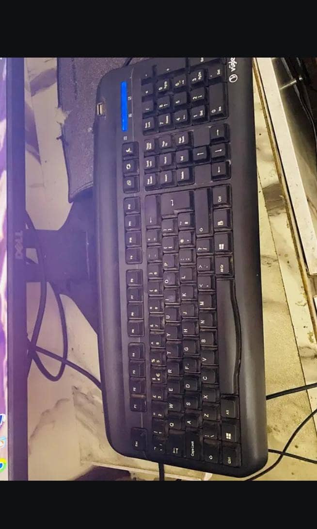 good condition dell computer 3