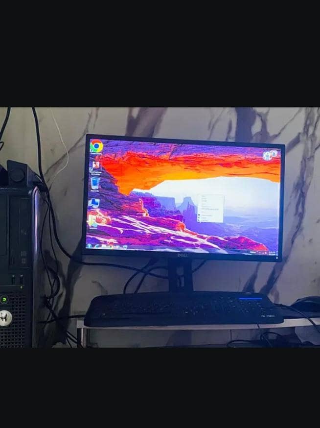 good condition dell computer 4