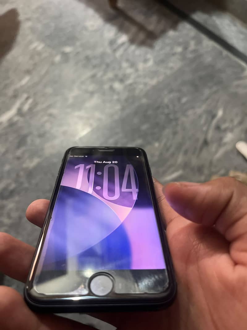 iPhone SE 2020 3