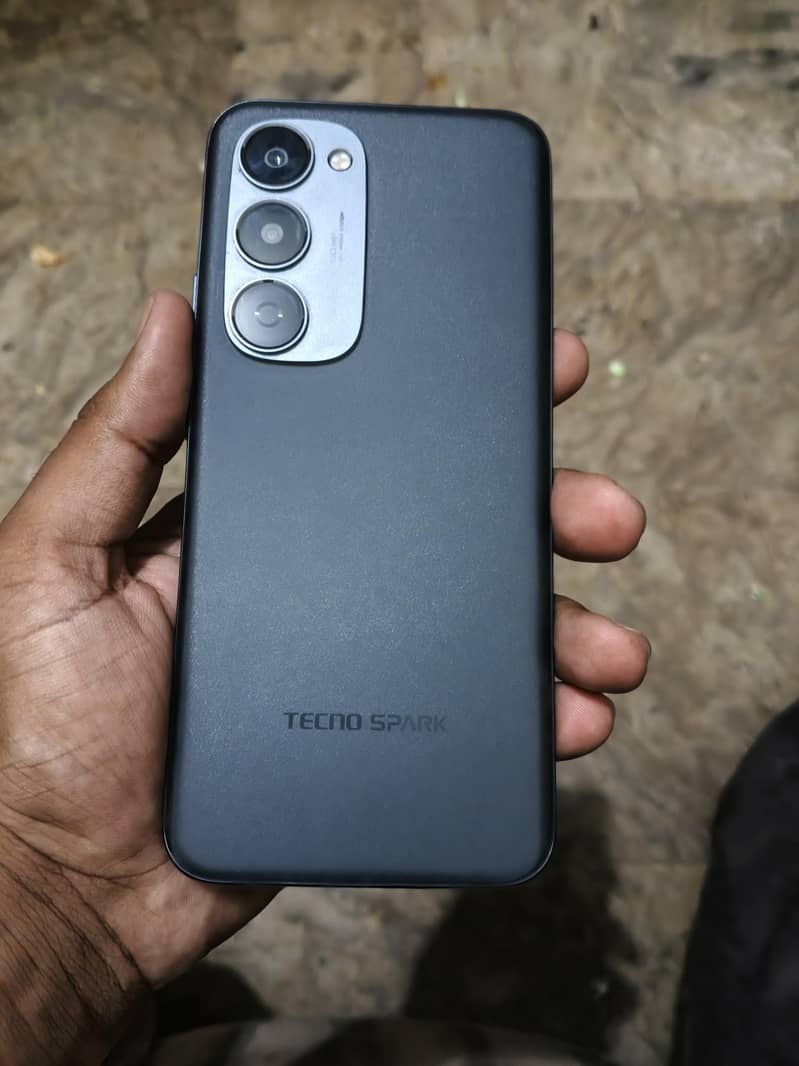 Tecno Spark 40 Pro+ 0