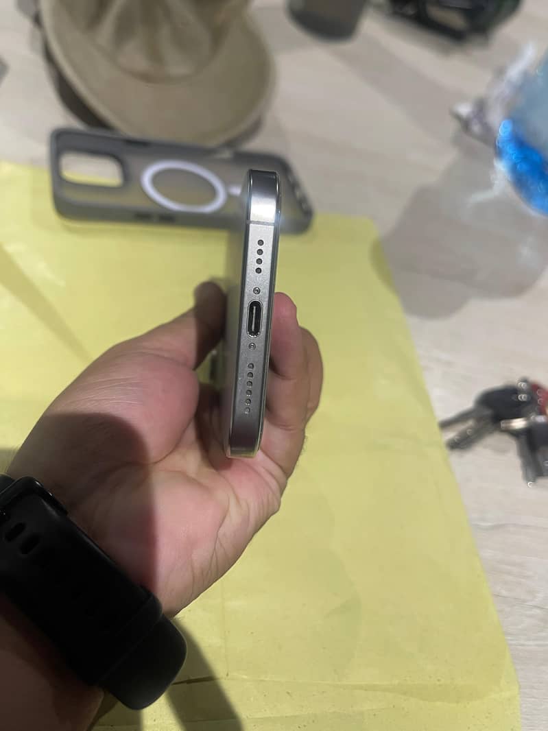Apple iPhone 16 Pro Max 5