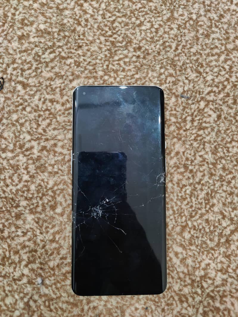 One Plus 9 Pro panel broken 0