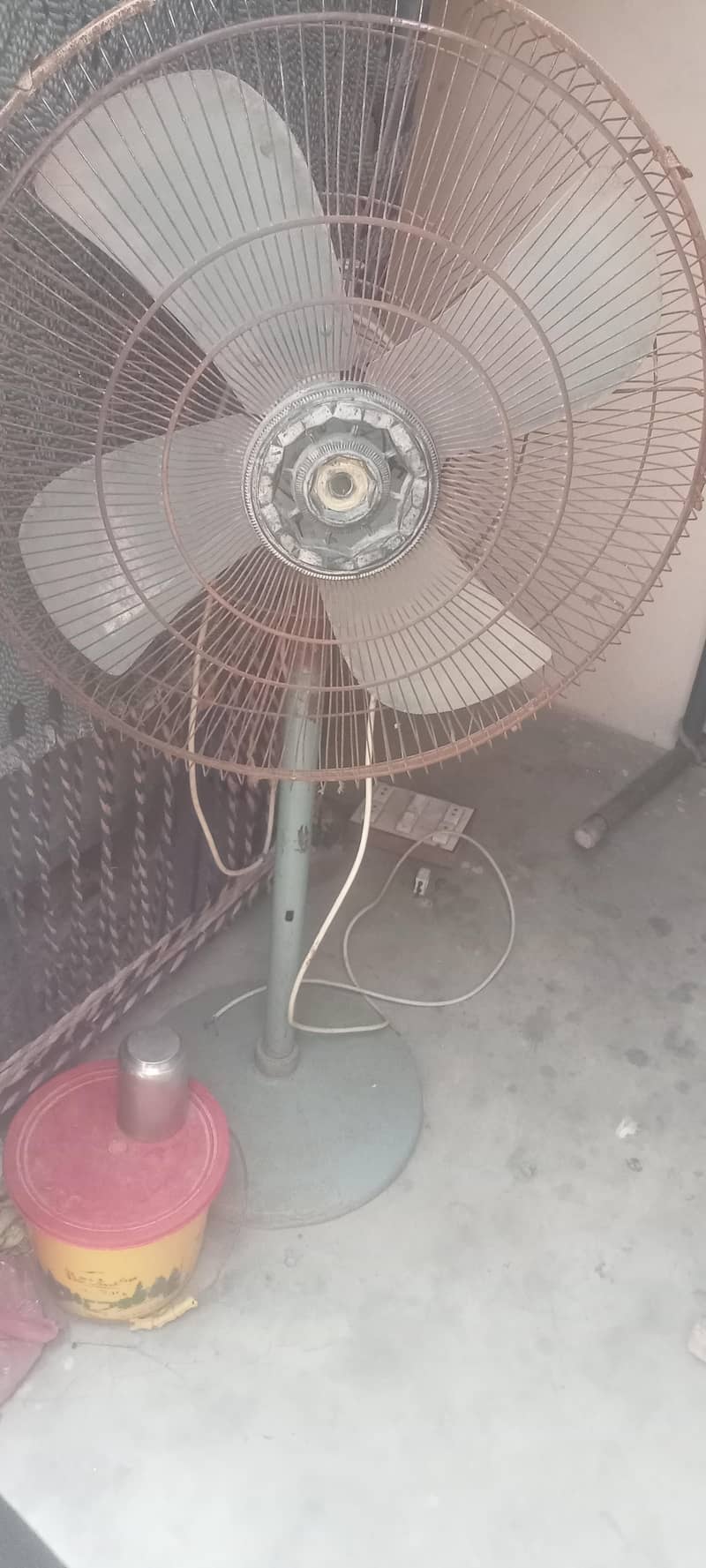 stand fan 0
