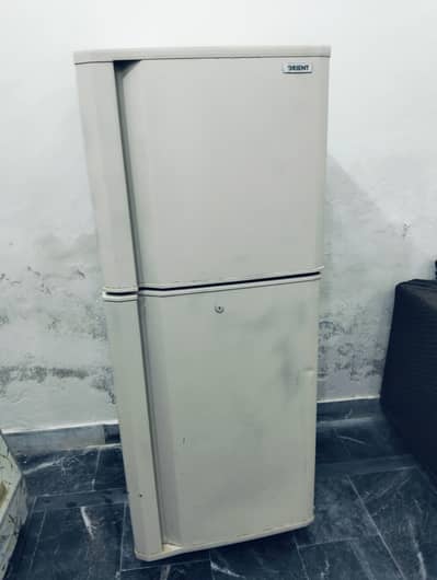 Iam Selling my refrigerator Medium size Orient