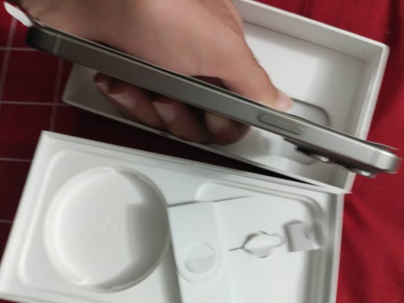Iphone 15 pro Max 8