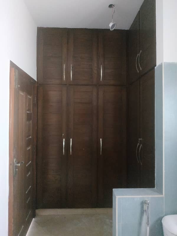 Upper portion 4
