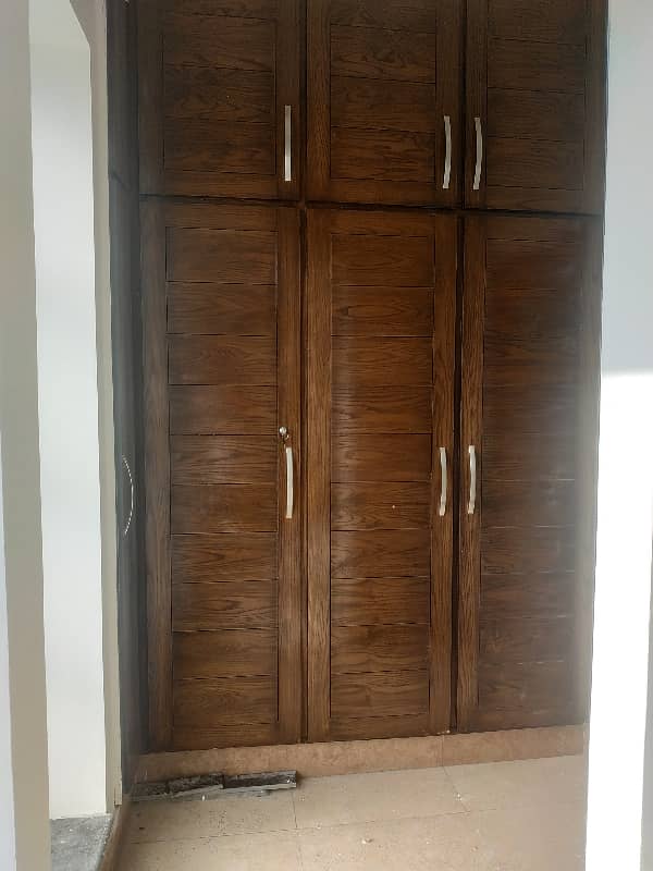 Upper portion 8