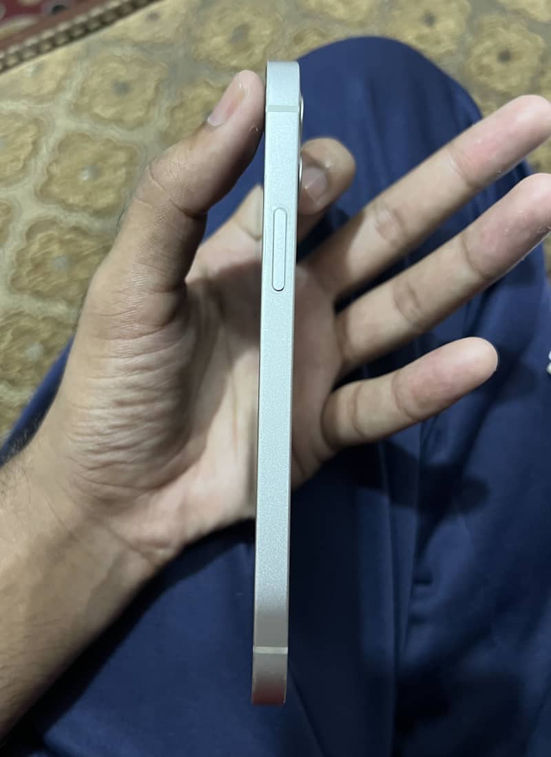 Apple iPhone 12 1