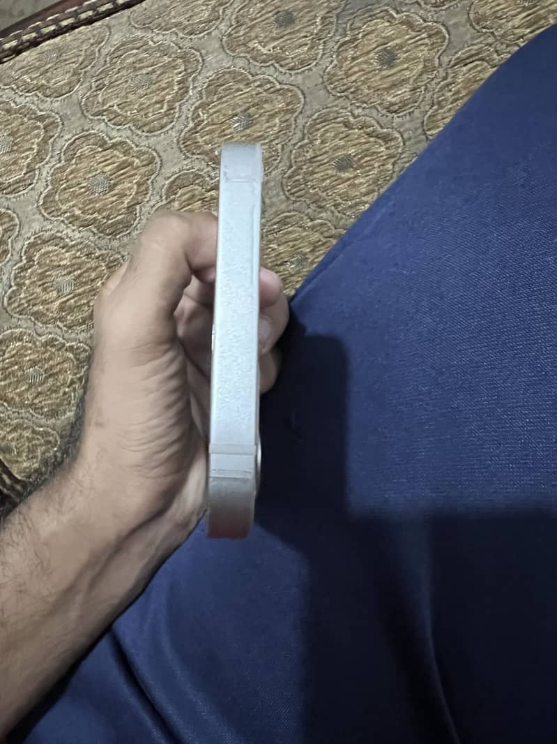 Apple iPhone 12 2