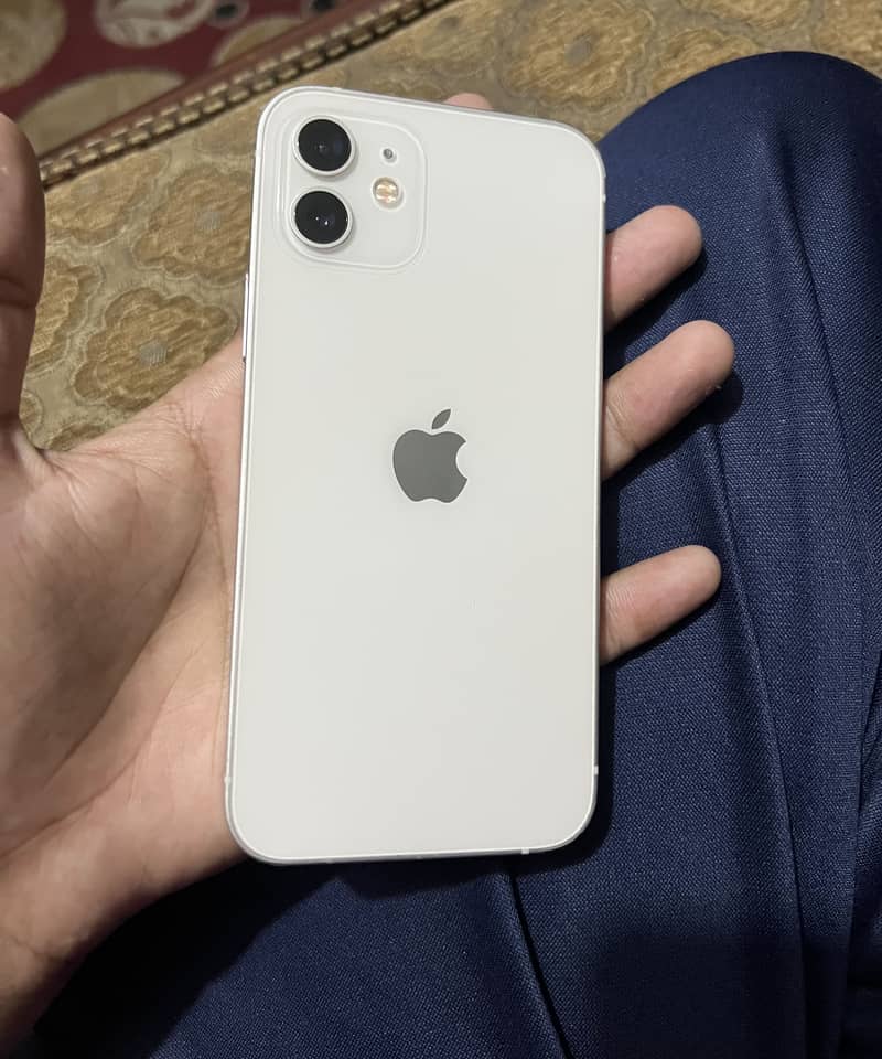 Apple iPhone 12 3