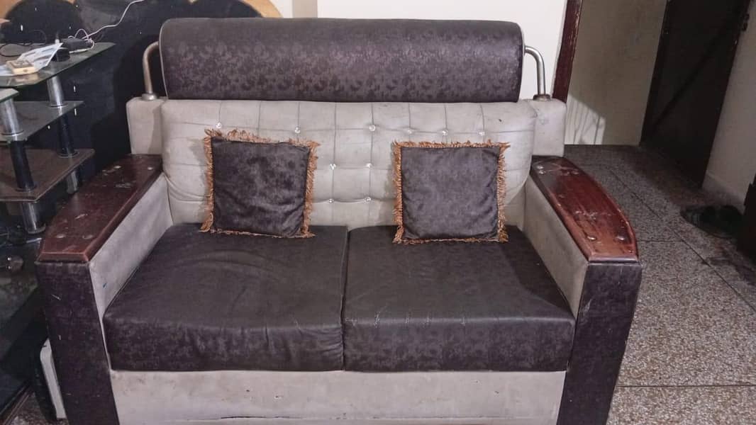 like new sofa. contact 0313 8115646 0
