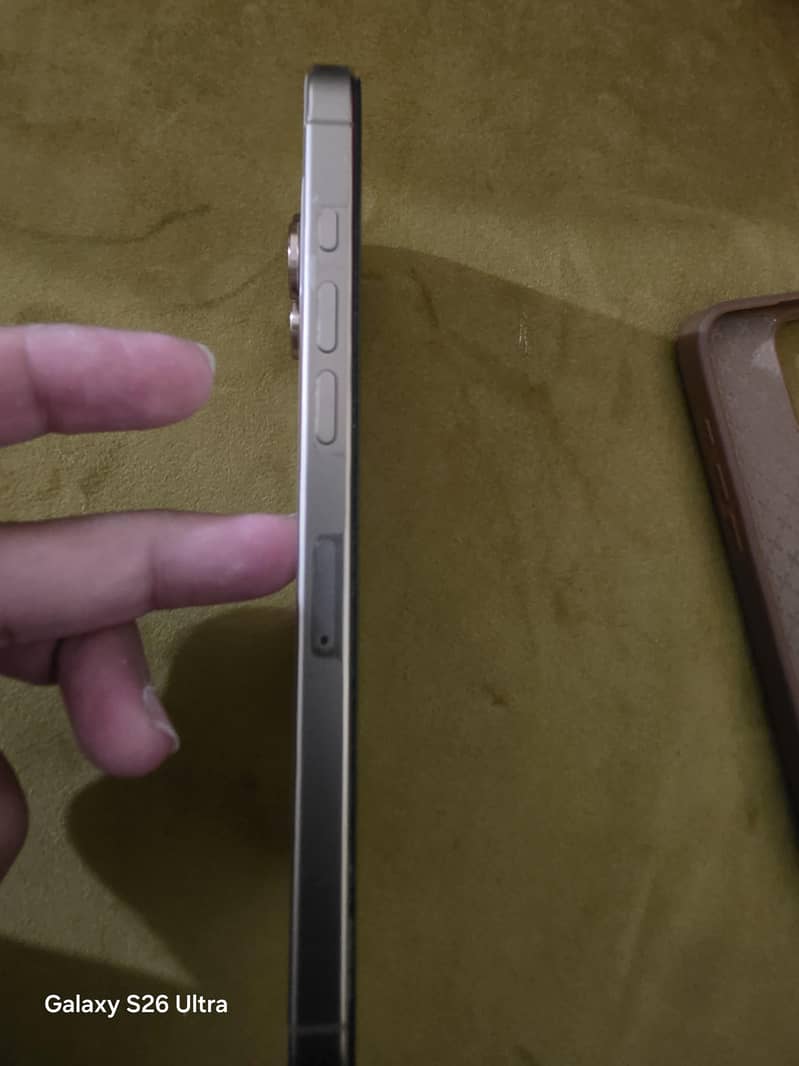Apple iPhone 16 Pro Max 5