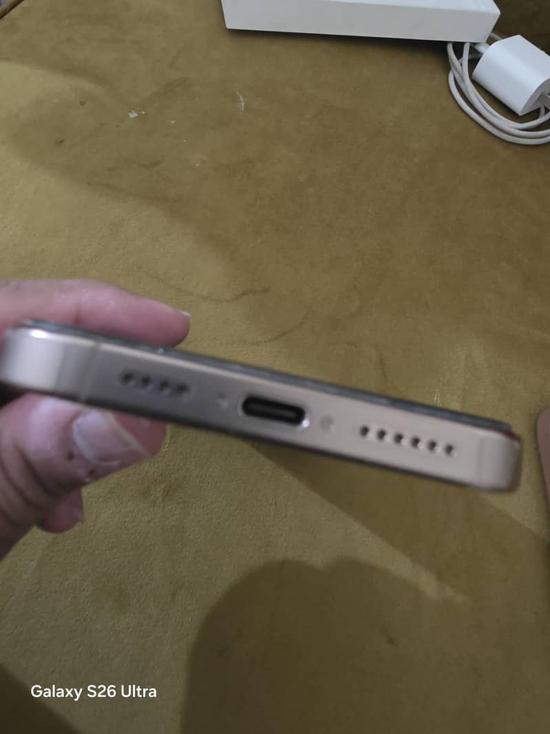 Apple iPhone 16 Pro Max 7