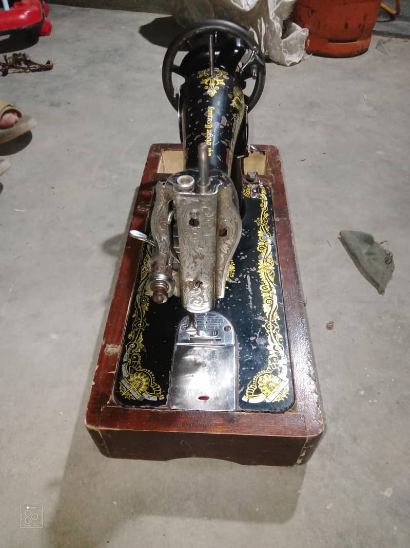 Singer sewing machine 2