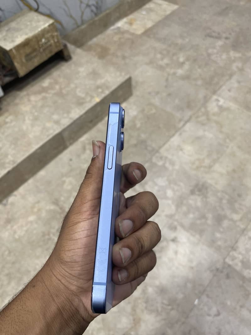 Apple iPhone 14 4