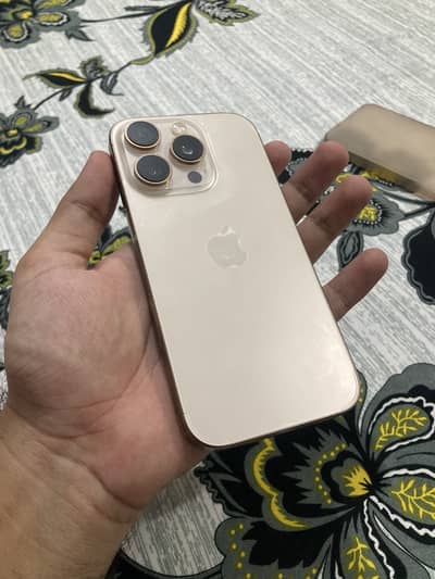 Apple iPhone 16 Pro jv
