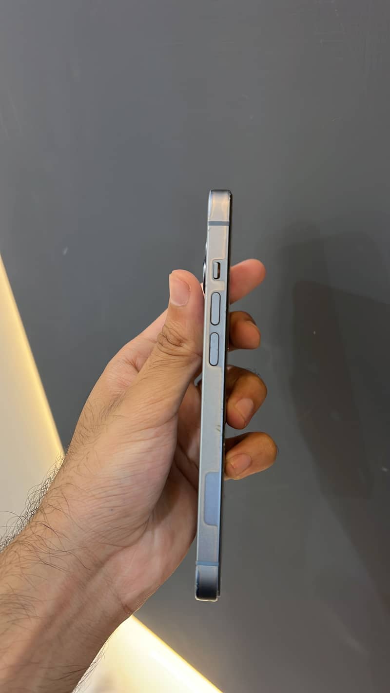 Apple iPhone 14 2