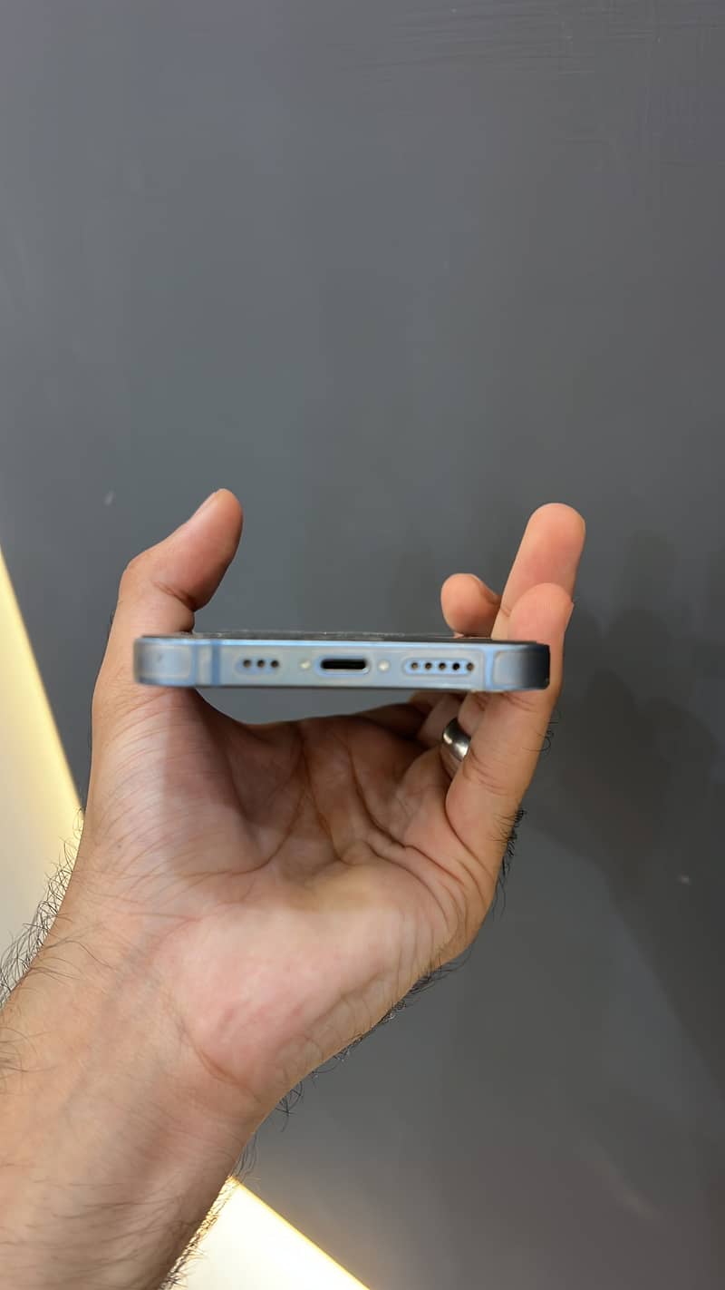 Apple iPhone 14 4